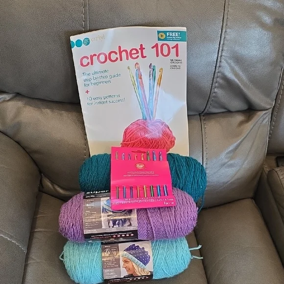 Crochet 101 Kit with Yarn and Hooks - Picture 1 of 8